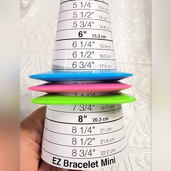 Vintage 80s Neon Lucite Set of Three Round Square Bangle Bracelets - Picture 6 of 8